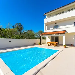 Ferienhaus Bianca - With Private Pool, Privlaka (Zadar)